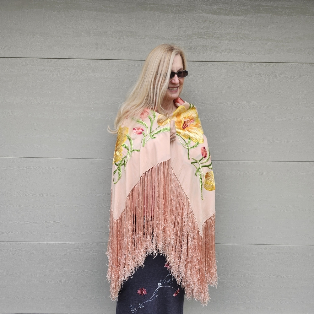 Vintage Gorgeous Rare Cleaned Silk Embroidered Floral Fringe Piano Shawl, $195 - Picture 4 of 12